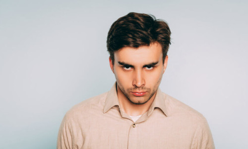 8 Anzeichen dafür, dass du in eine emotional gestörte Person verliebt bist.