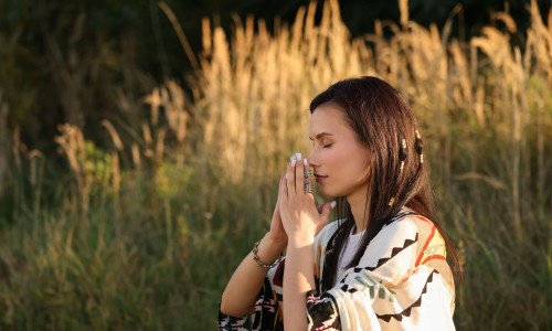 Was ist ein Medium? Spirituelle Brückenbauer im Blick